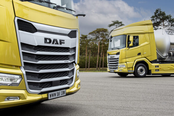 03 The New Generation DAF trucks 2021 XGplus left and XF right