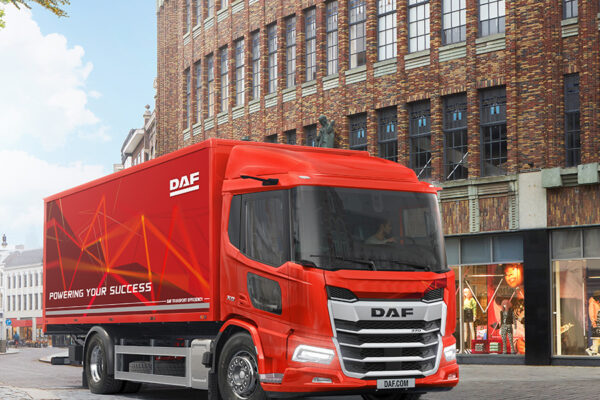 New-Generation-DAF-XD-driveability-[BSH024]_XD_Day_370_FA_LHD_BoxBody_MY25